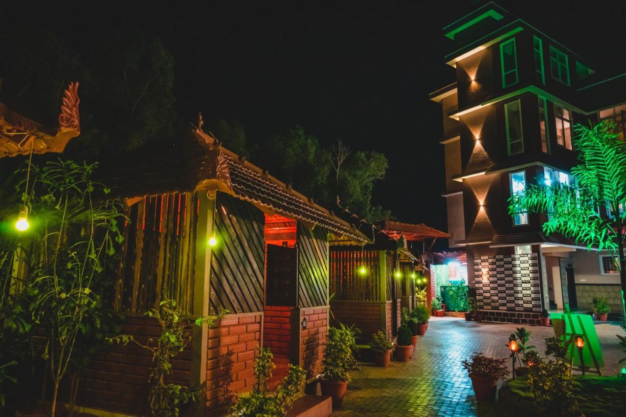 Hotel Southern Heritage Udupi Esterno foto